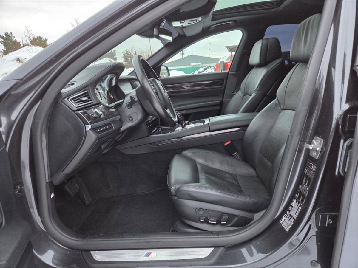 BMW Řada 7 Sedan / Limuzína 4,4 l 300 kw