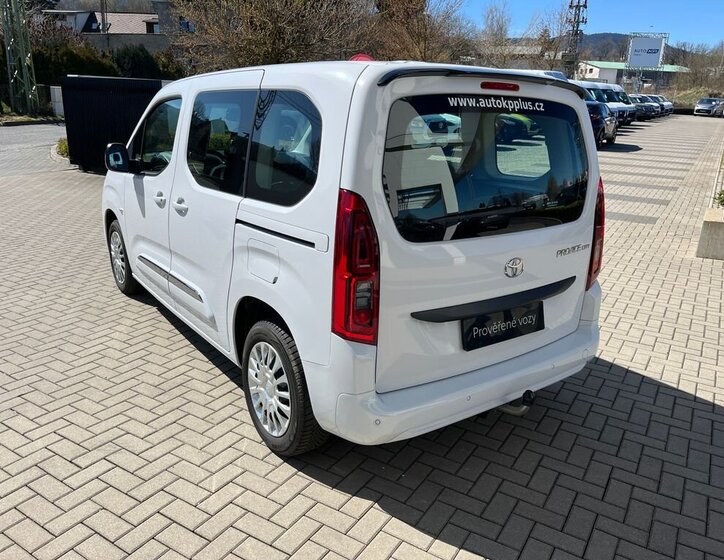 Toyota ProAce City Verso MPV 1,5 l 75 kw