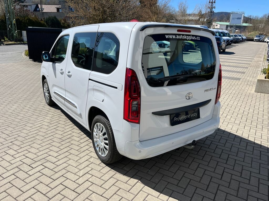 Toyota ProAce City Verso MPV 1,5 l 75 kw