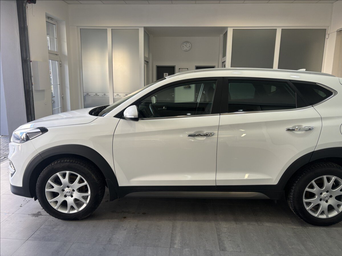 Hyundai Tucson SUV 2,0 l 100 kw