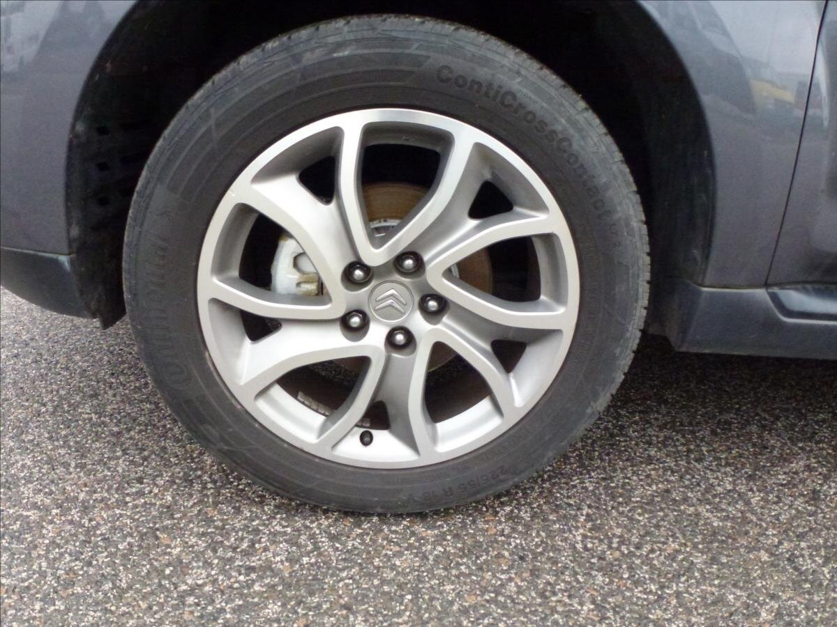 Citroën C-Crosser SUV / Terénní 2,2 l 115 kw