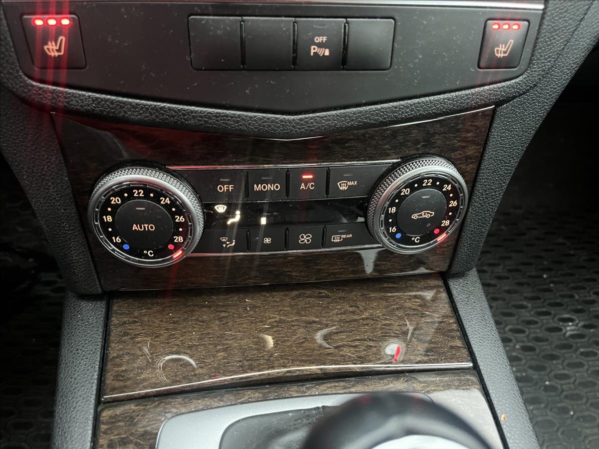 Mercedes-Benz Třídy C Sedan / Limuzína 3,0 l 170 kw