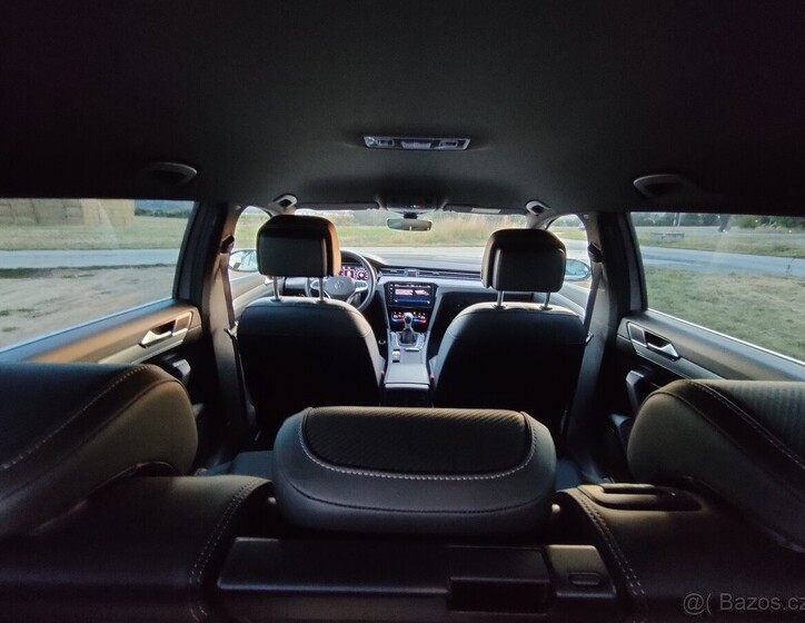 Volkswagen Passat 10