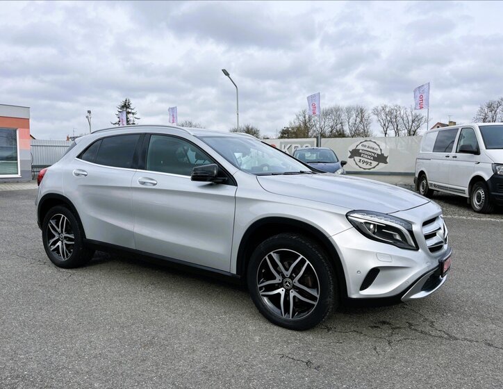 Mercedes-Benz GLA Hatchback 1,6 l 115 kw