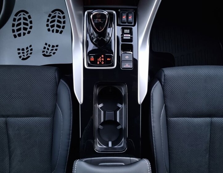 Mitsubishi Ostatní SUV / Terénní 2,4 l 138 kw