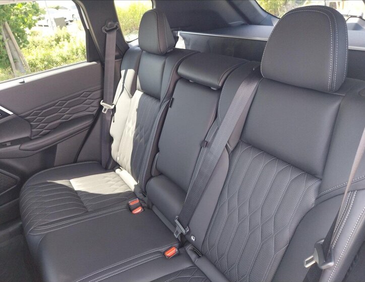 Mitsubishi Outlander SUV / Terénní 2,4 l 225 kw