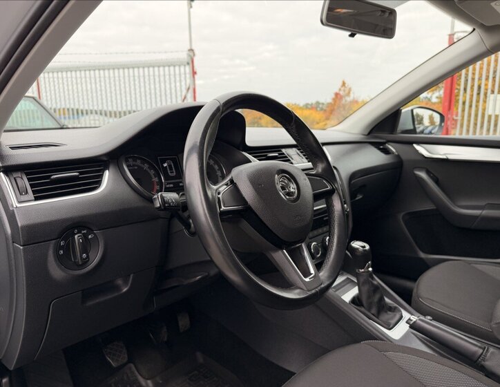 Škoda Octavia 10