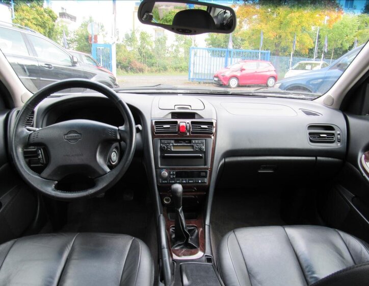 Nissan Maxima Sedan / Limuzína 2,0 l 103 kw