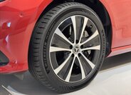 Mercedes-Benz Třídy E 8