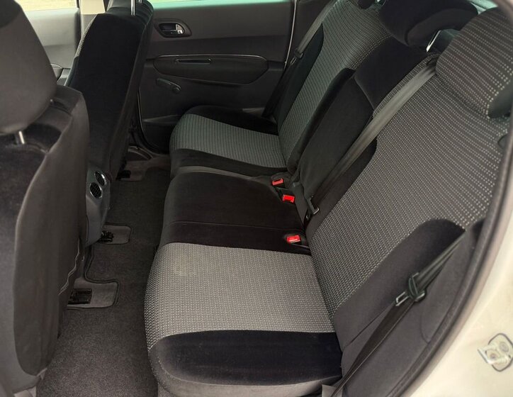 Peugeot 3008 MPV 1,6 l 88 kw