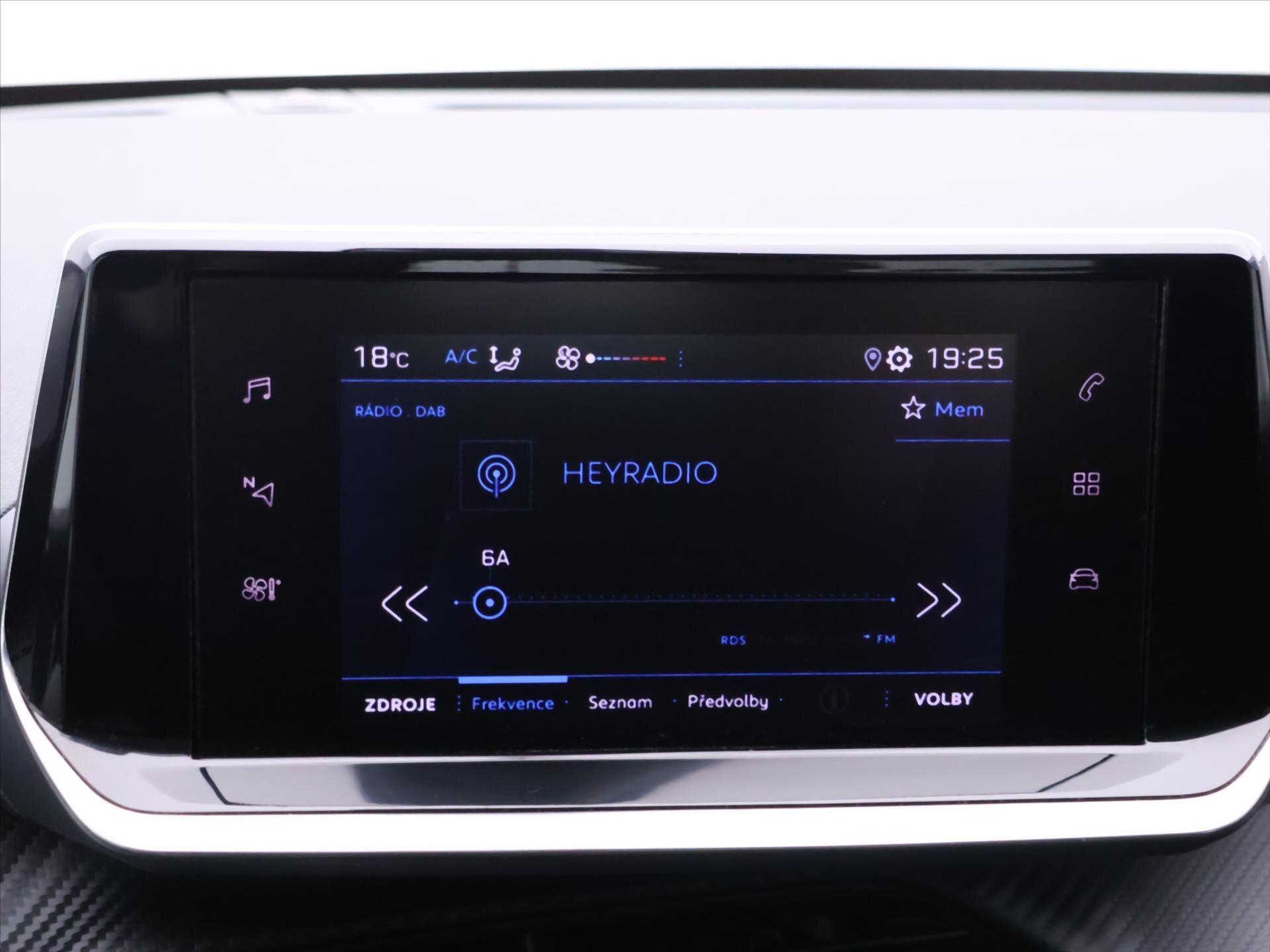 Peugeot 208 Hatchback 1,2 l 74 kw