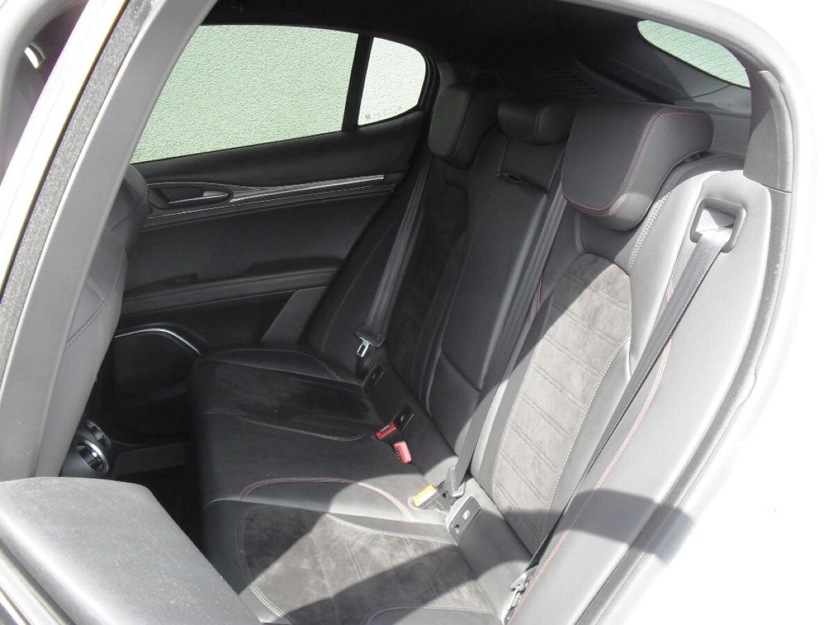 Alfa Romeo Stelvio SUV / Terénní 2,9 l 375 kw