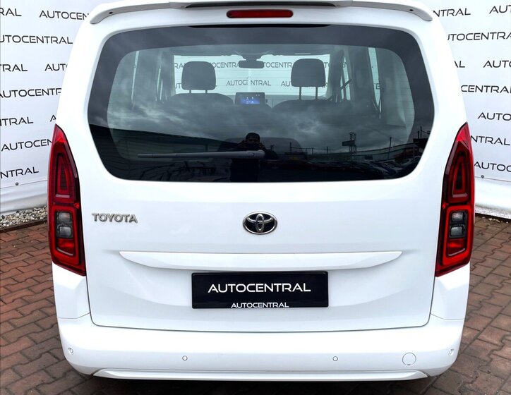 Toyota ProAce City Verso MPV 1,2 l 81 kw