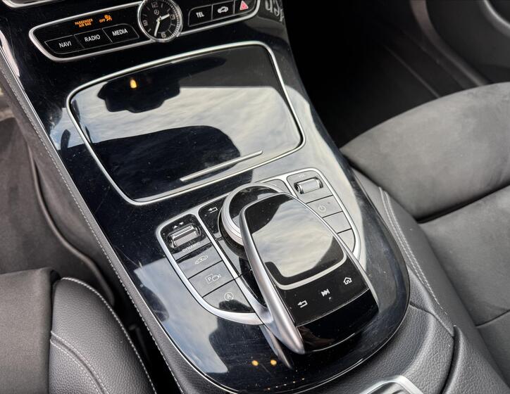 Mercedes-Benz Třídy E 19