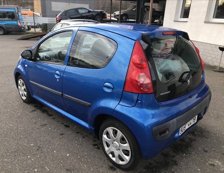 Peugeot 107 Hatchback 998,0 50 kw