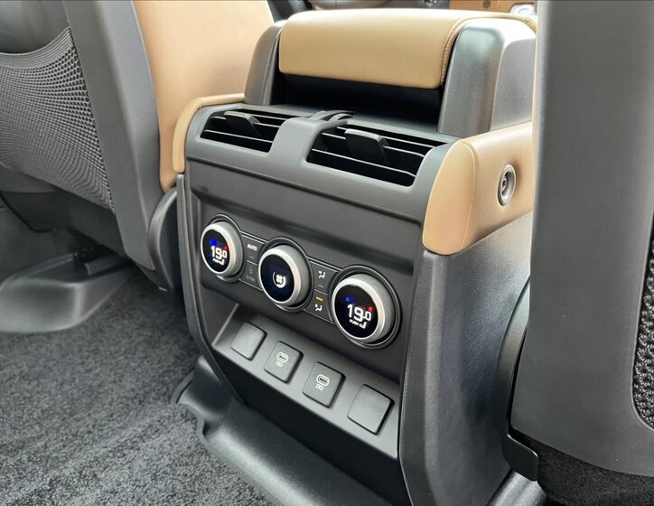 Land Rover Defender SUV / Terénní 5,0 l 313 kw