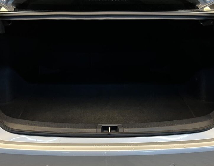 Toyota Corolla Sedan 1,6 l 97 kw