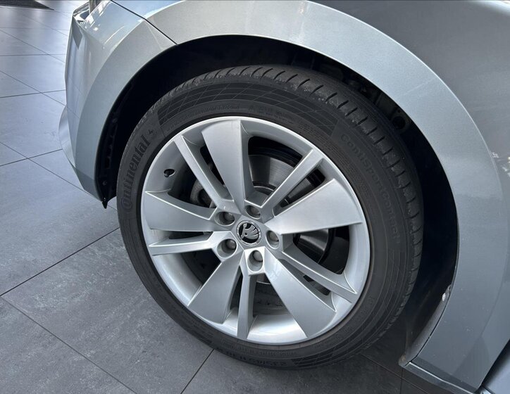 Škoda Superb Sedan / Limuzína 1,4 l 110 kw