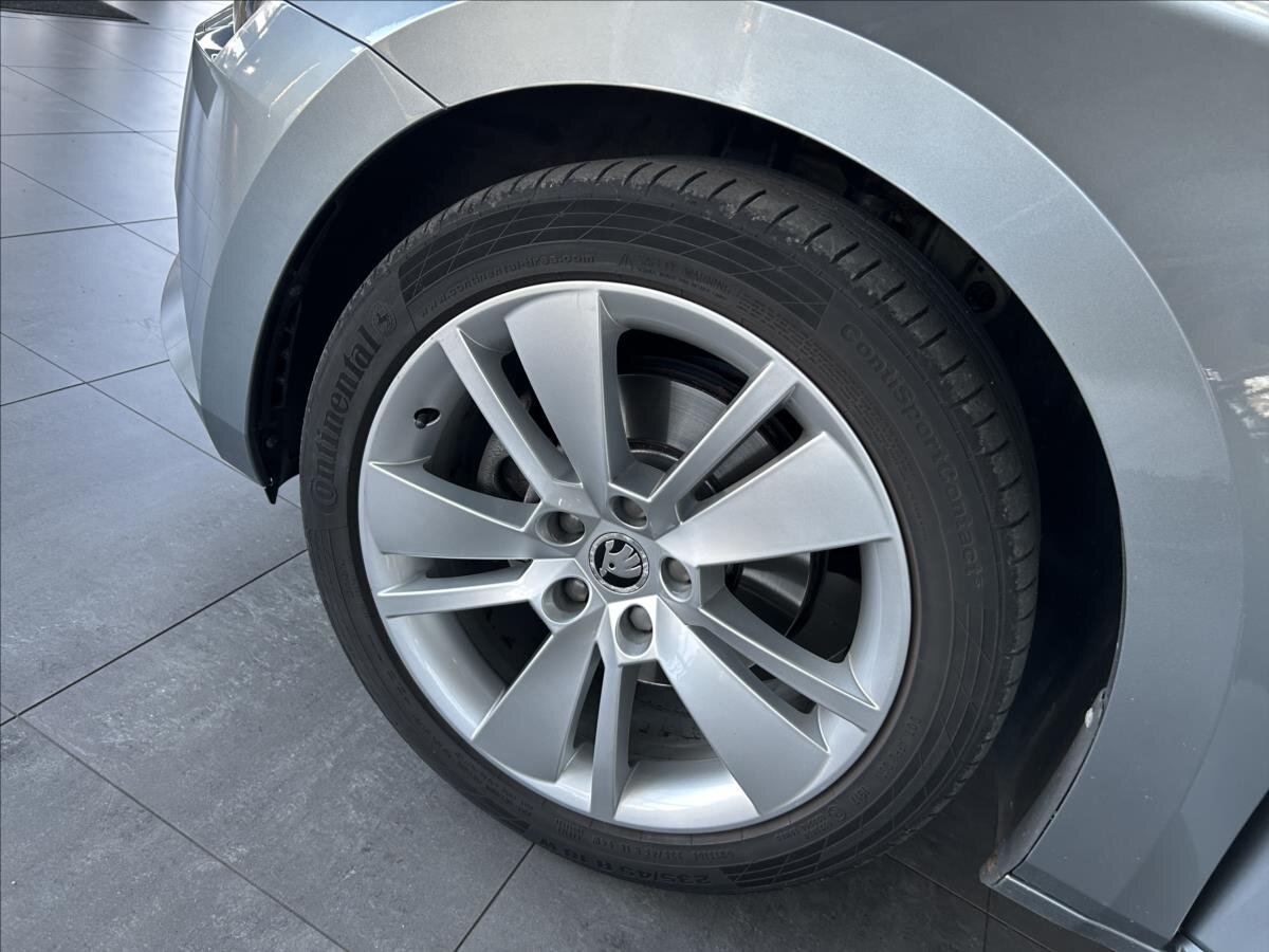 Škoda Superb Sedan / Limuzína 1,4 l 110 kw