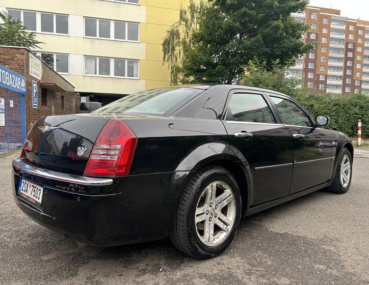 Chrysler 300C 4