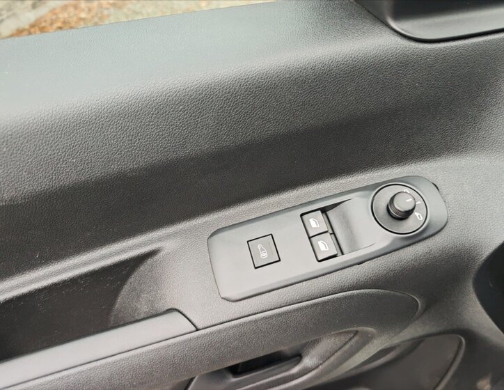 Peugeot Partner Ostatní 1,5 l 75 kw