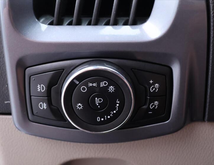 Ford Tourneo Custom 18