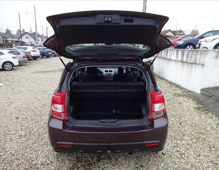 Toyota Urban Cruiser Hatchback 1,3 l 74 kw