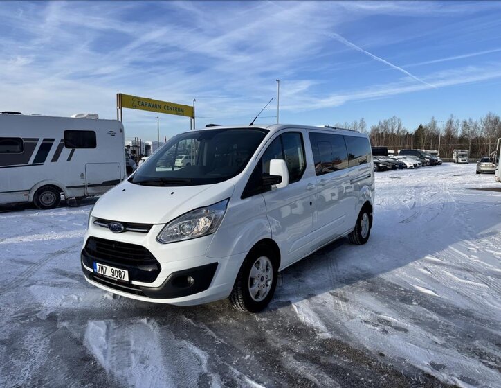 Ford Tourneo Custom 1