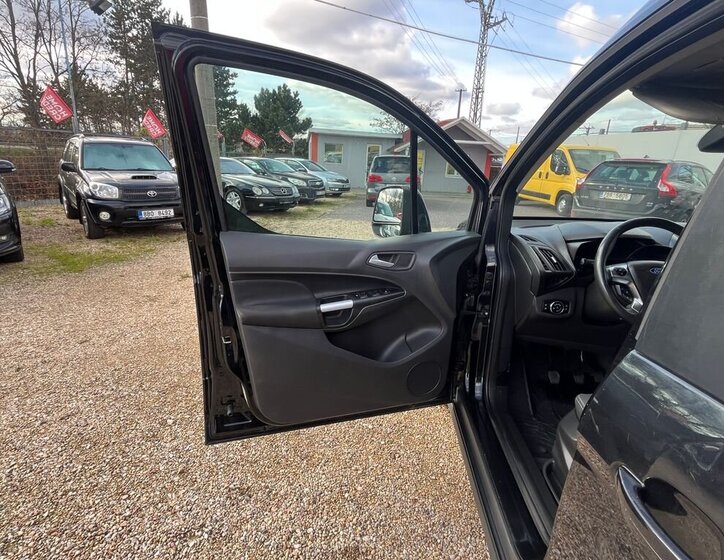 Ford Tourneo Connect 11