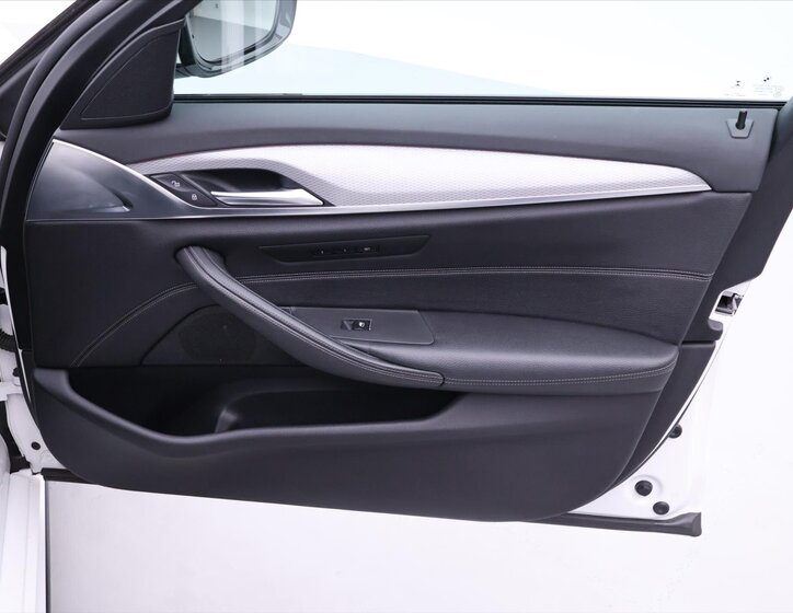 BMW Řada 5 Sedan / Limuzína 3,0 l 250 kw