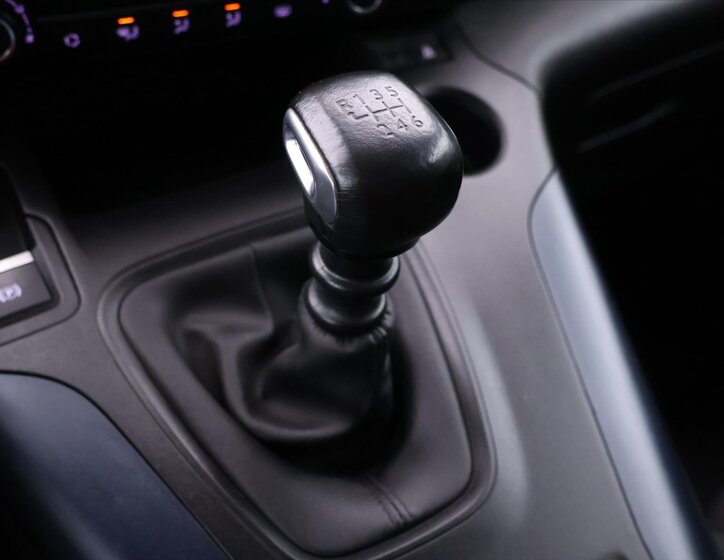 Peugeot Rifter MPV 1,5 l 96 kw