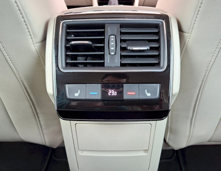 Škoda Superb Sedan / Limuzína 2,0 l 206 kw