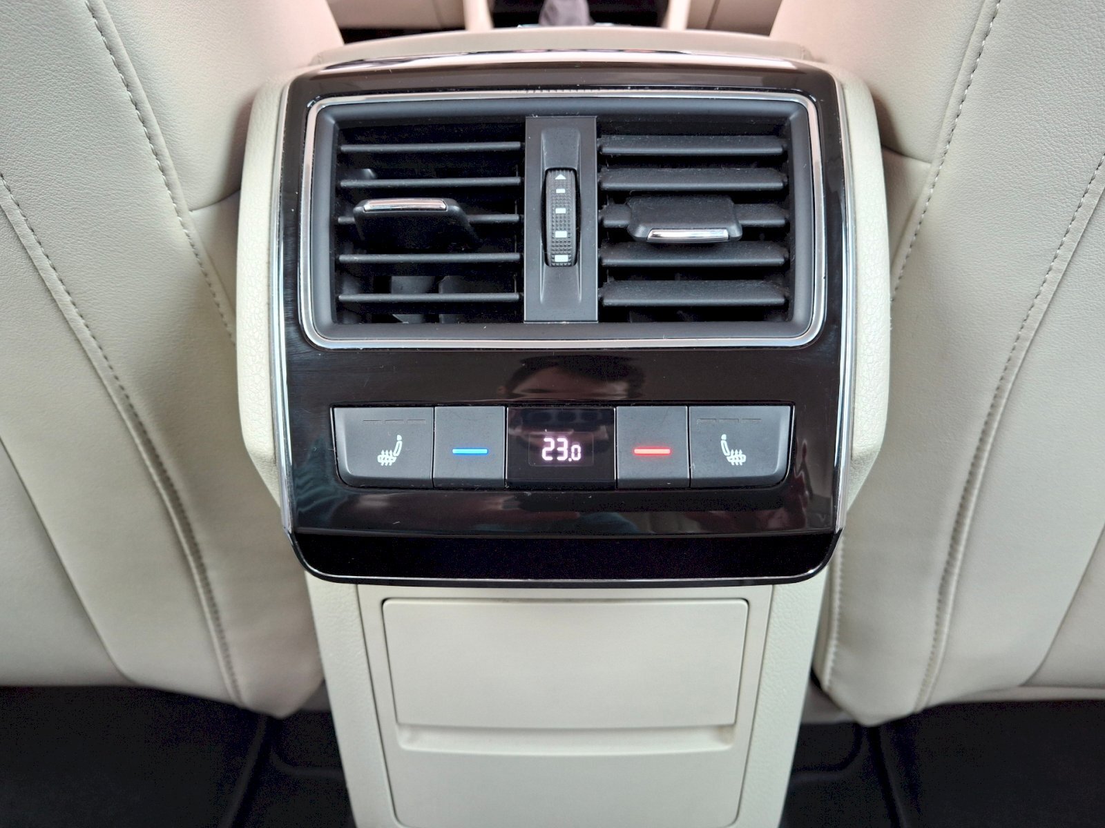 Škoda Superb Sedan / Limuzína 2,0 l 206 kw