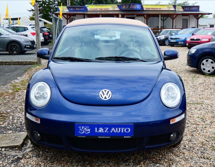 Volkswagen New Beetle 2
