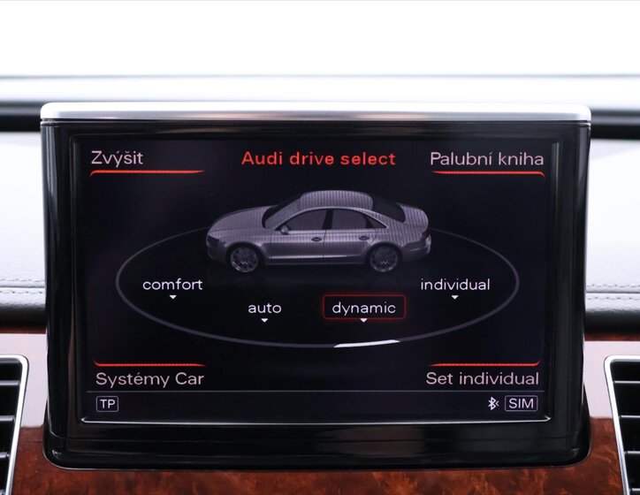 Audi A8 Sedan / Limuzína 4,2 l 273 kw