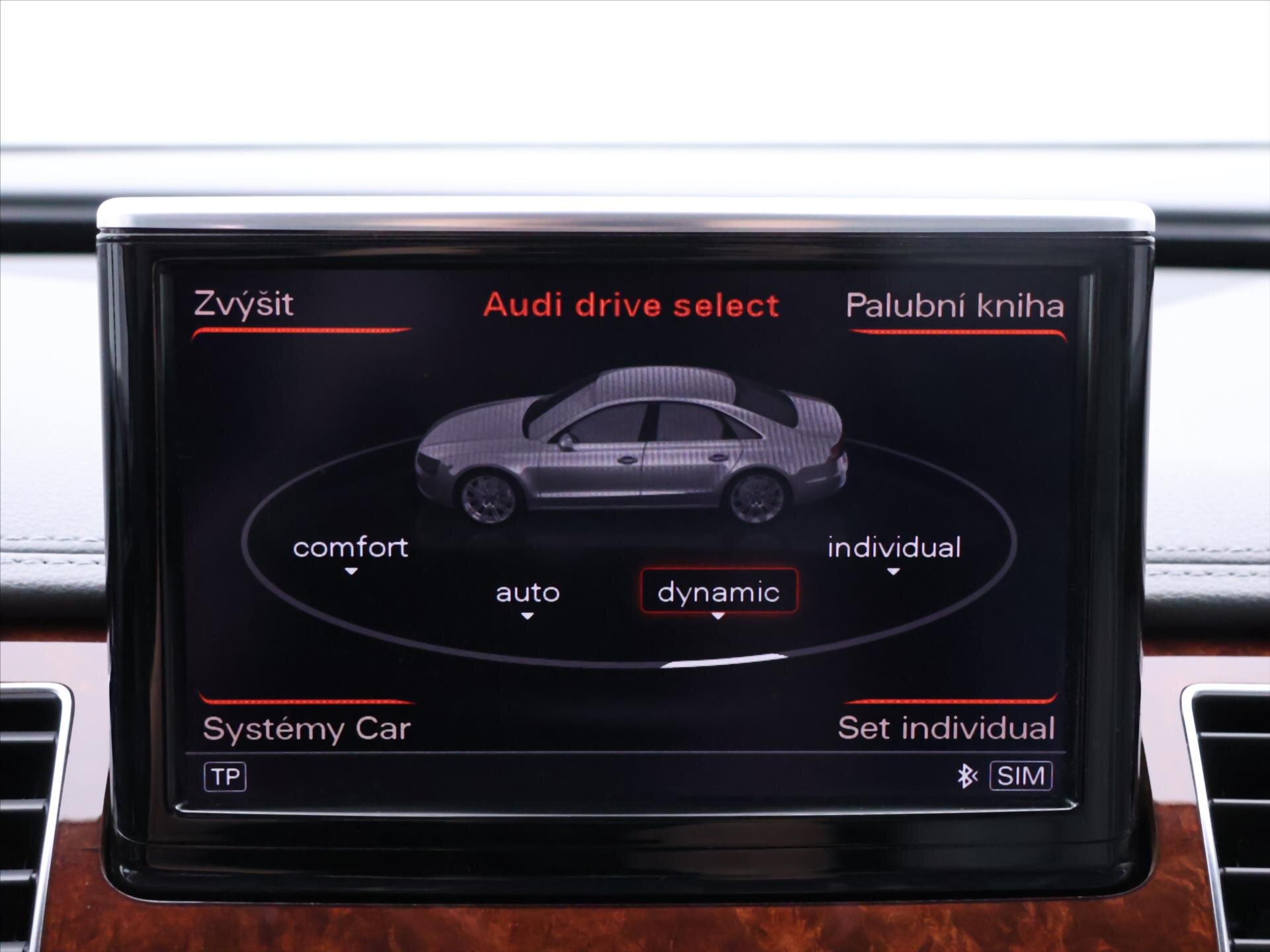 Audi A8 Sedan / Limuzína 4,2 l 273 kw