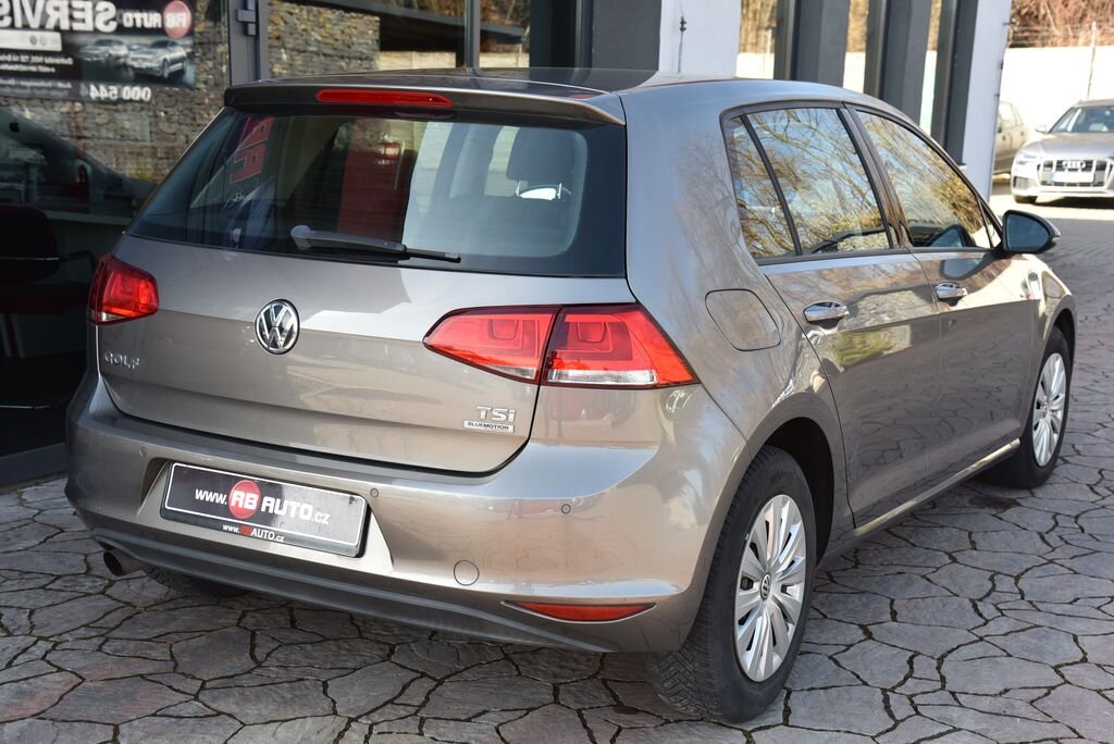 Volkswagen Golf Hatchback 1,2 l 77 kw
