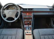 Mercedes-Benz 124 17