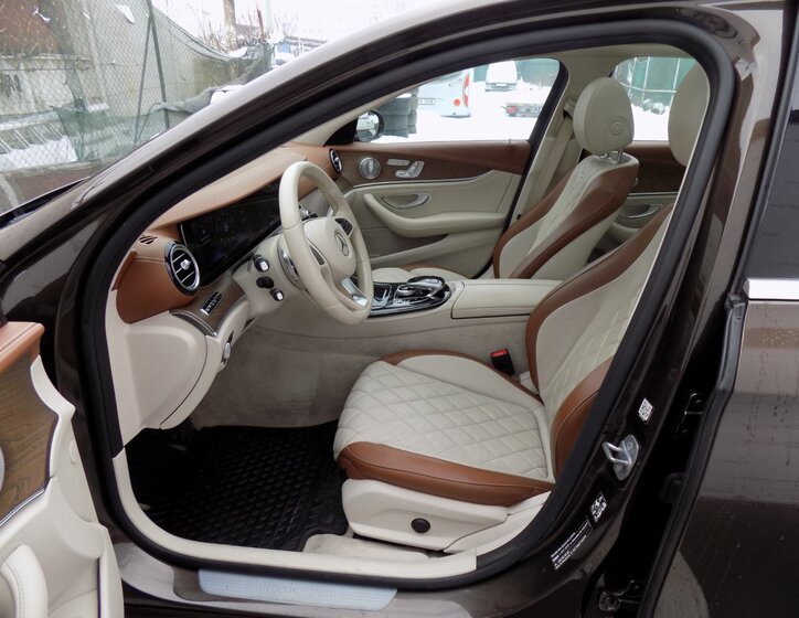 Mercedes-Benz Třídy E Sedan 2,0 l 143 kw