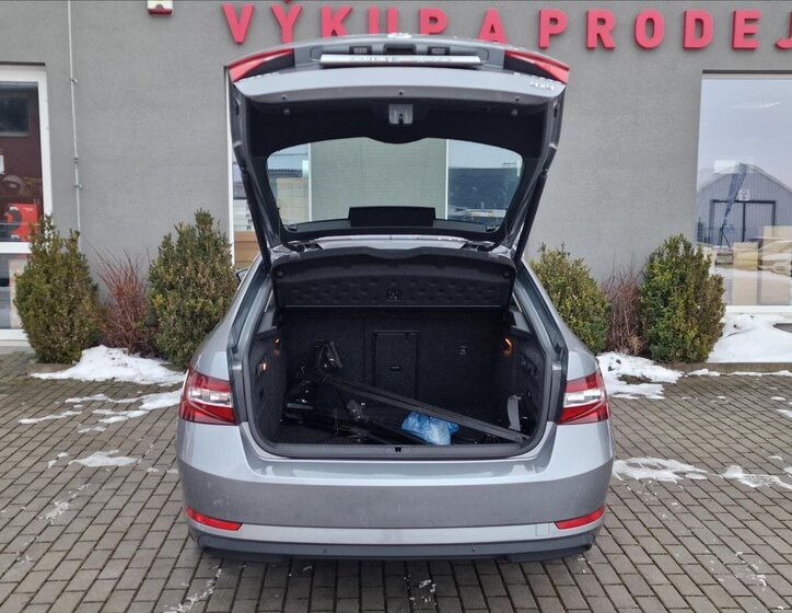Škoda Superb Liftback 2,0 l 140 kw