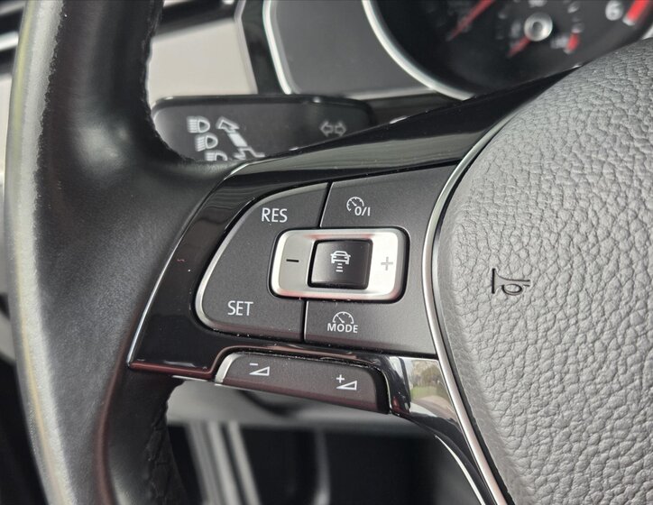 Volkswagen Passat Sedan / Limuzína 2,0 l 110 kw