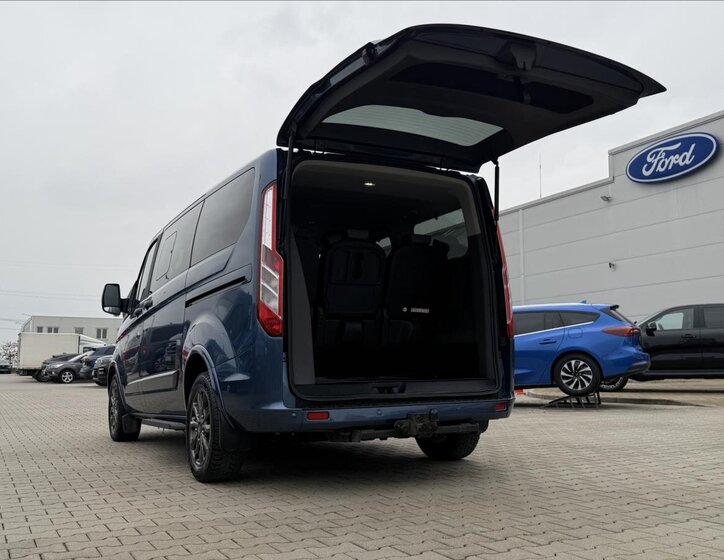 Ford Tourneo Custom MPV 2,0 l 136 kw