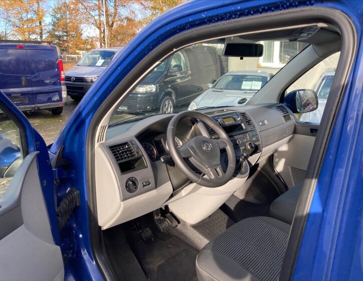 Volkswagen Caravelle 3