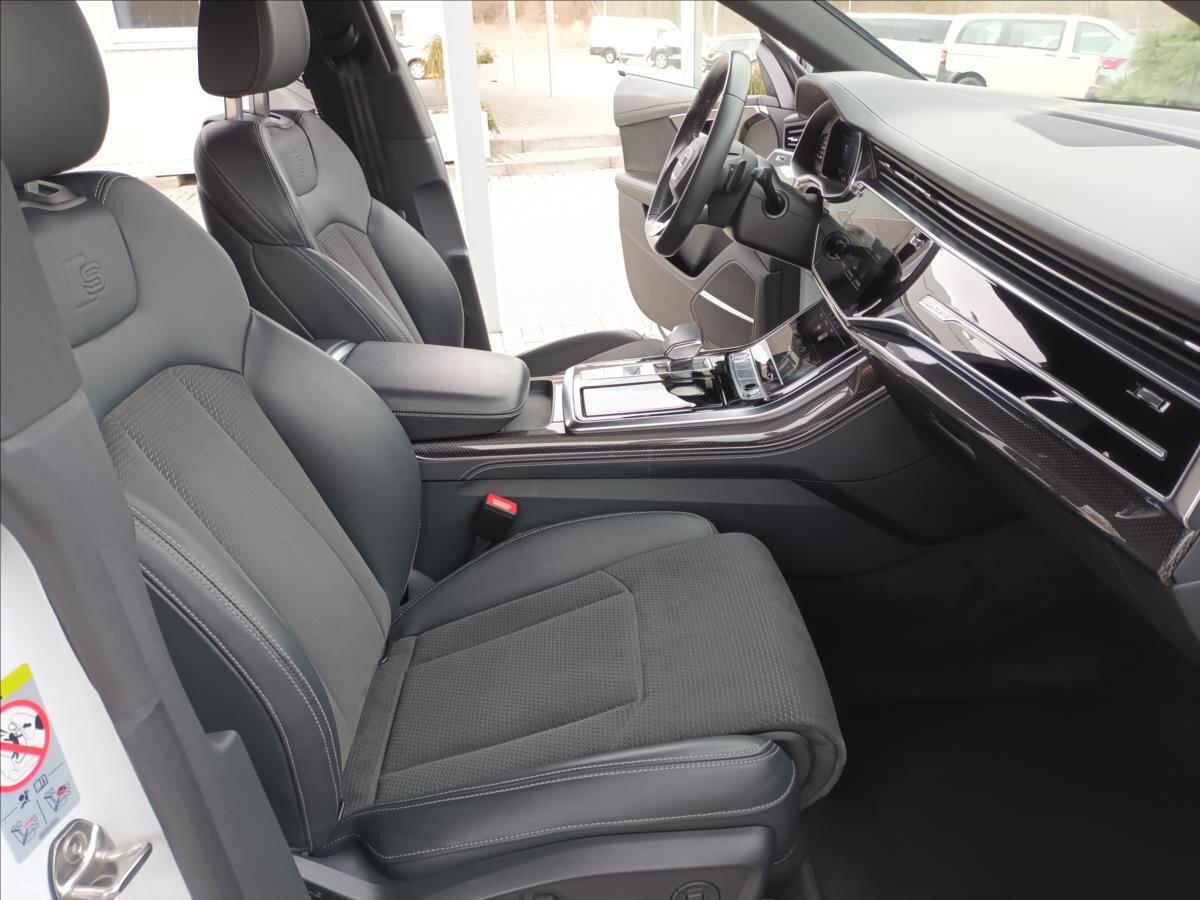 Audi SQ8 SUV / Terénní 4,0 l 320 kw