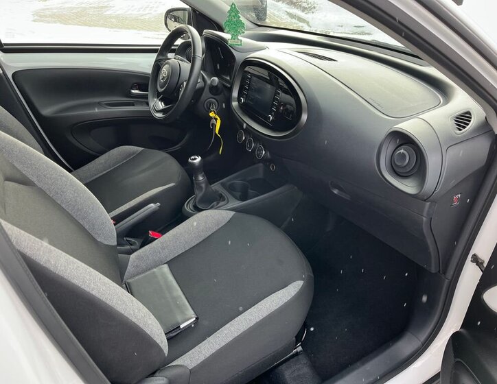 Toyota Aygo Hatchback 998,0 53 kw