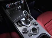 Alfa Romeo Stelvio 16