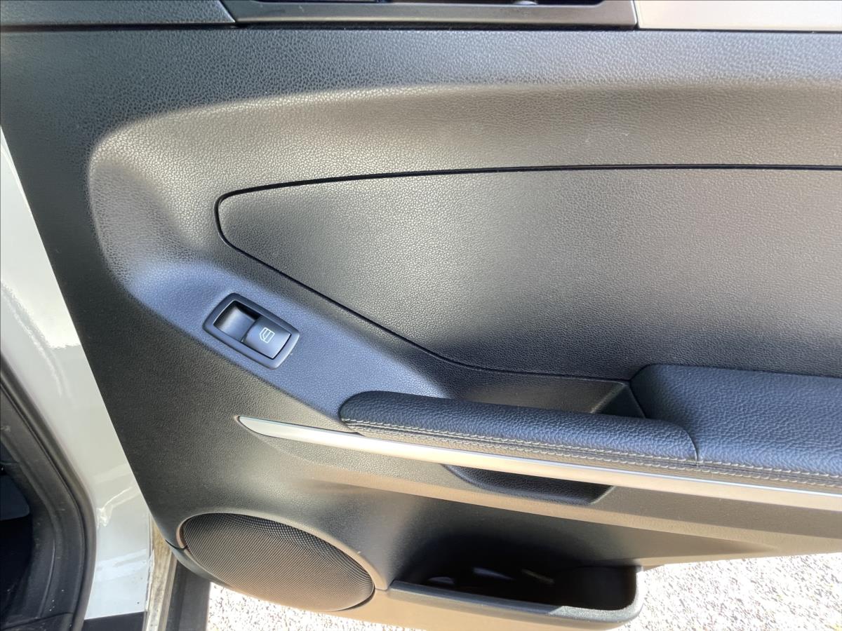 Mercedes-Benz Třídy M SUV 3,0 l 165 kw