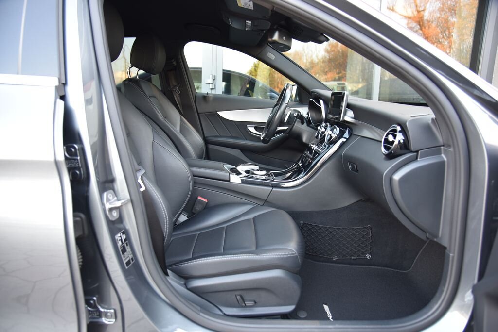 Mercedes-Benz Třídy C Sedan / Limuzína 2,1 l 125 kw