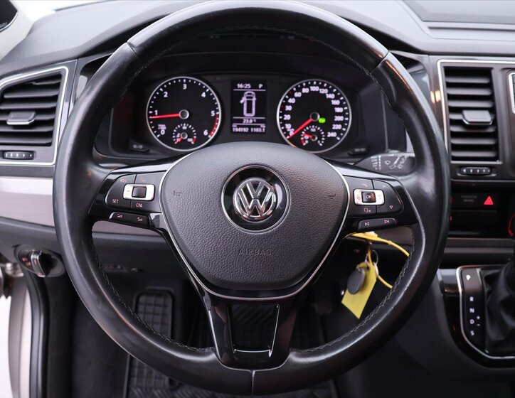 Volkswagen Multivan 18