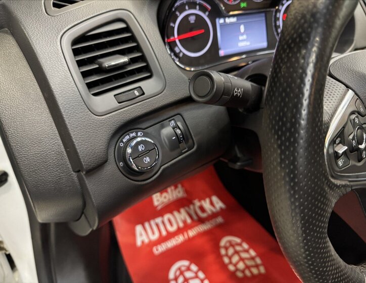 Opel Insignia Kombi 2,0 l 120 kw